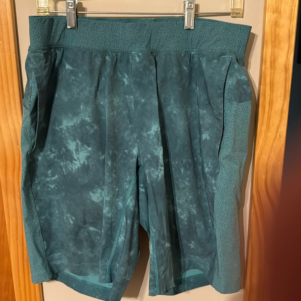 Lululemon men’s swim trunks